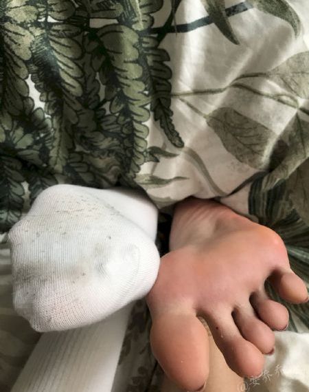 欧美明星直筒牛仔裤街拍_蓝光超清免费观看