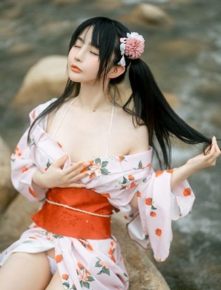 欧美小吊带_HD最新电影在线观看