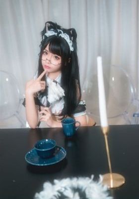 欧美明星冬季街拍图片皮草马甲_BD全集免费观看