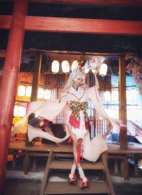 欧美姿化妆品专柜_1080天堂在线