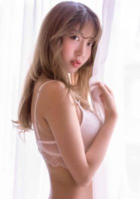 一女被两男吃奶添下a片v_超清高清完整版播放